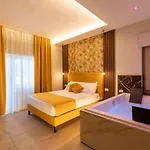 Albadea Suites&jacuzzi
