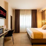 Albadea Suites&jacuzzi 4*