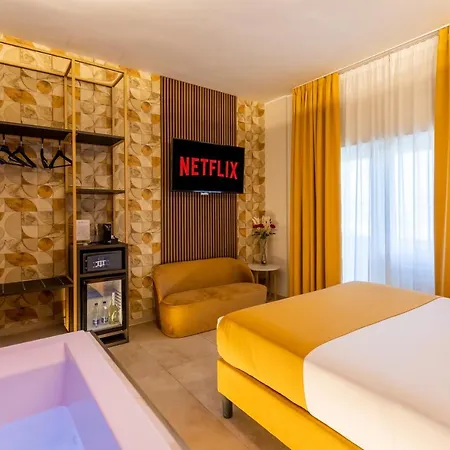 Albadea Suites&jacuzzi 4*
