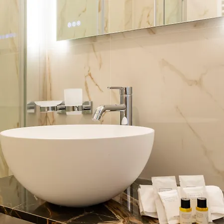 招待所 Albadea Suites&jacuzzi 4*
