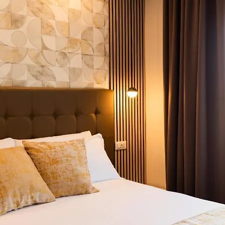 Albadea Suites&jacuzzi 4*