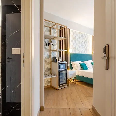 Albadea Suites&jacuzzi 4* Rome