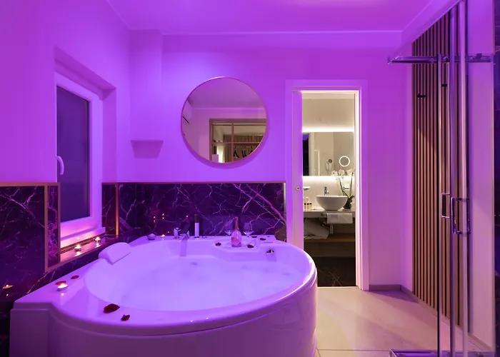 Albadea Suites&jacuzzi 4*