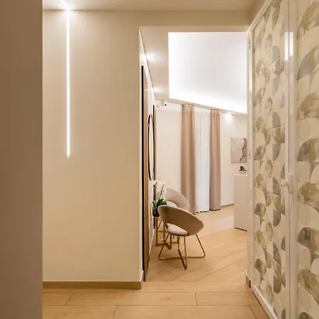 Konukevi Albadea Suites&jacuzzi Roma